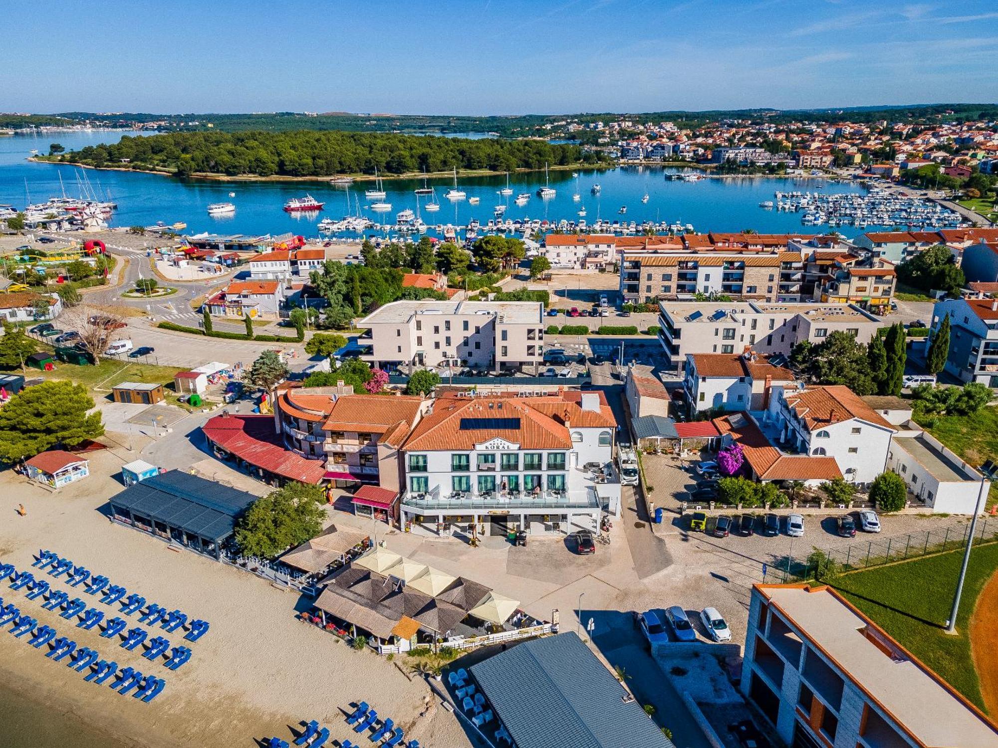 Hotel Koral Medulin Exterior photo